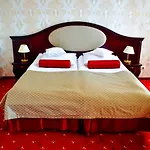 Zamek Królewski W Rydzynie Hotel