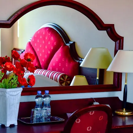 Zamek Krolewski W Rydzynie Hotell