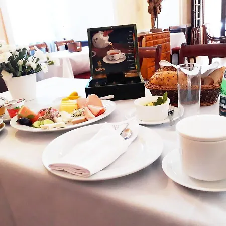 Zamek Krolewski W Rydzynie Hotell 3*