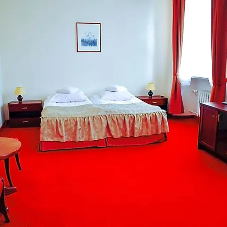 Zamek Krolewski W Rydzynie מלון 3*