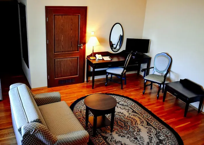 Zamek Królewski W Rydzynie Hotel