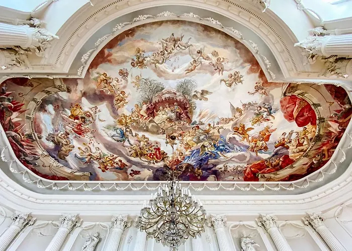 Zamek Krolewski W Rydzynie Hotel 3*