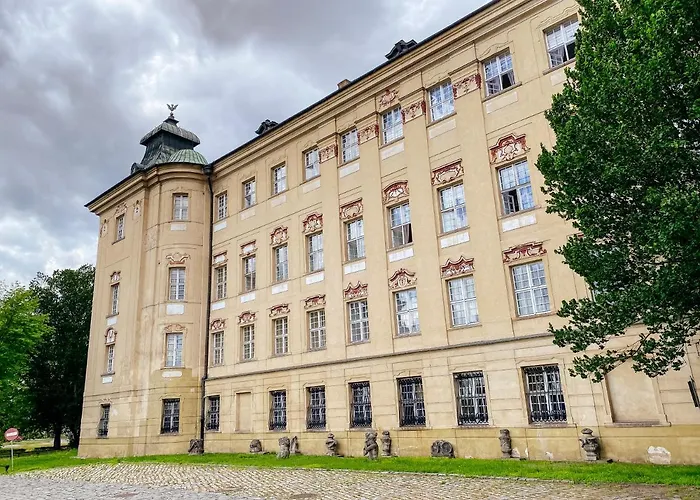 Zamek Krolewski W Rydzynie Hotell Rydzyna