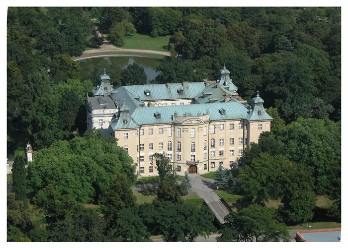 Zamek Krolewski W Rydzynie Hotel 3*