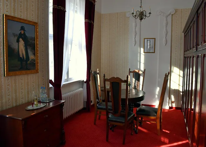 Zamek Krolewski W Rydzynie Hotell